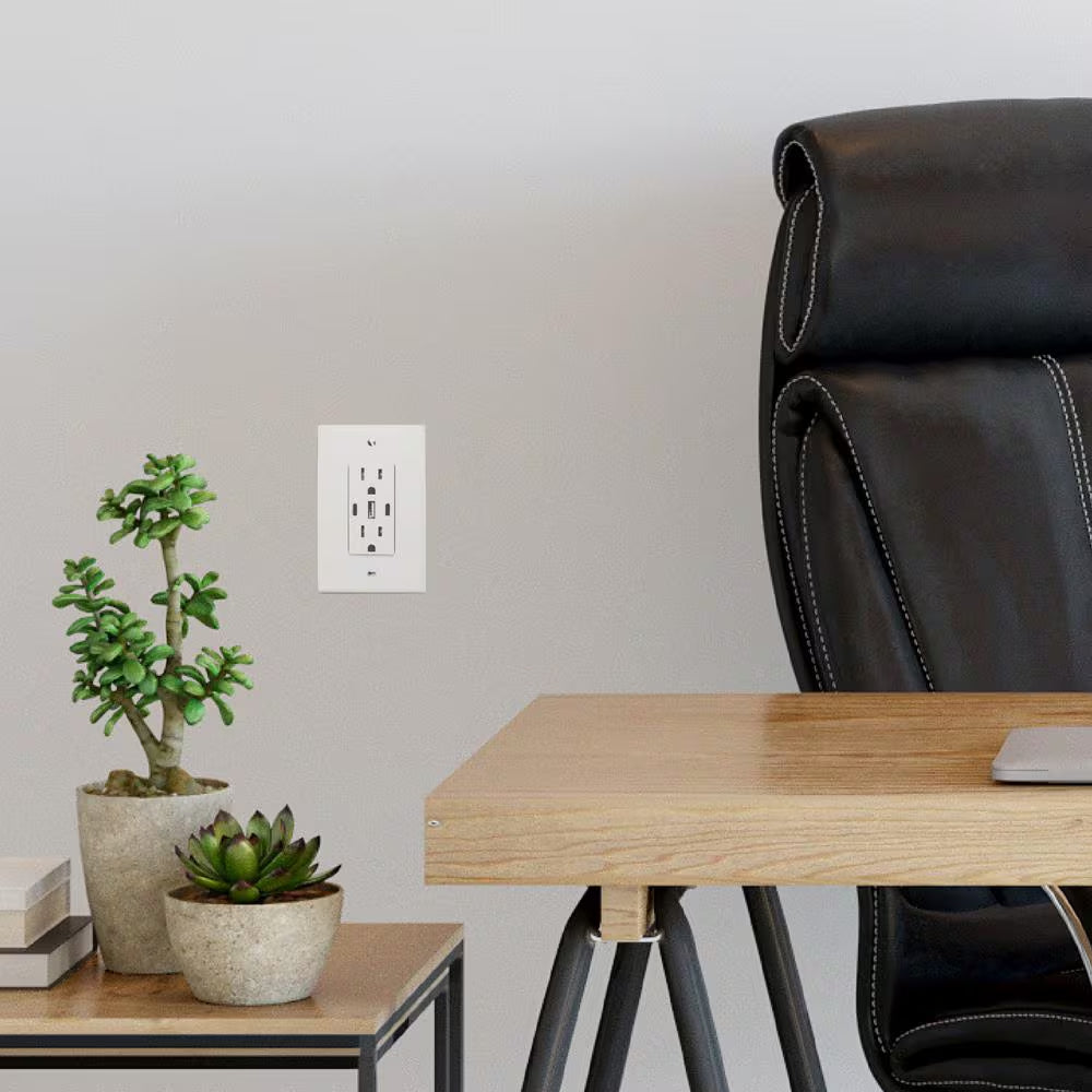 USB Receptacle Outlet White, 15A 30W with 2 Type C, 1 Type a USB Charger and Standard Wallplate