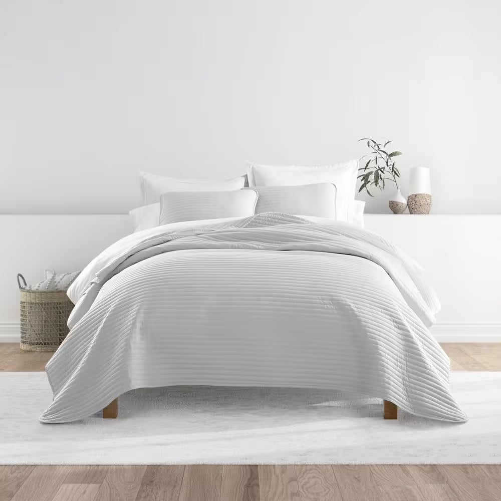 All Season 3-Pcs Light Gray Microfiber Twin/Twin XL Stripe Stitch Quilt Set with Shams