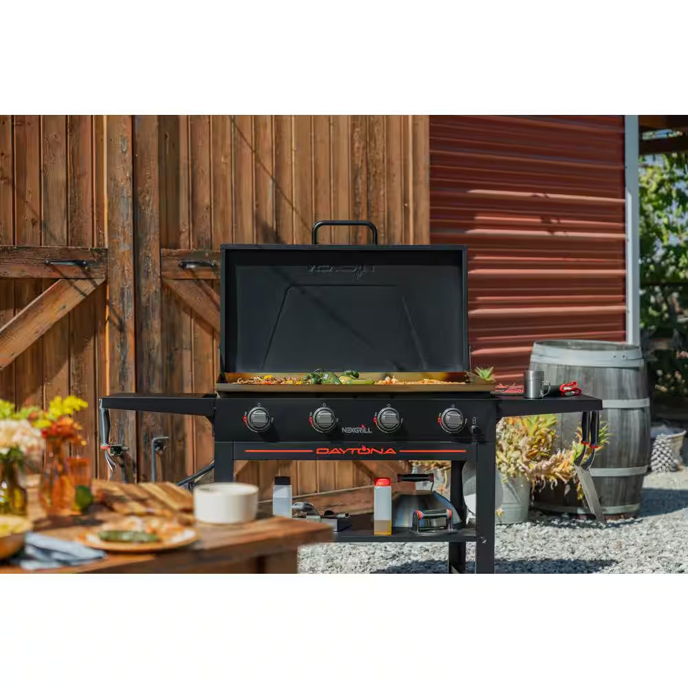 Daytona 4-Burner Propane Gas Griddle with Lid in Black