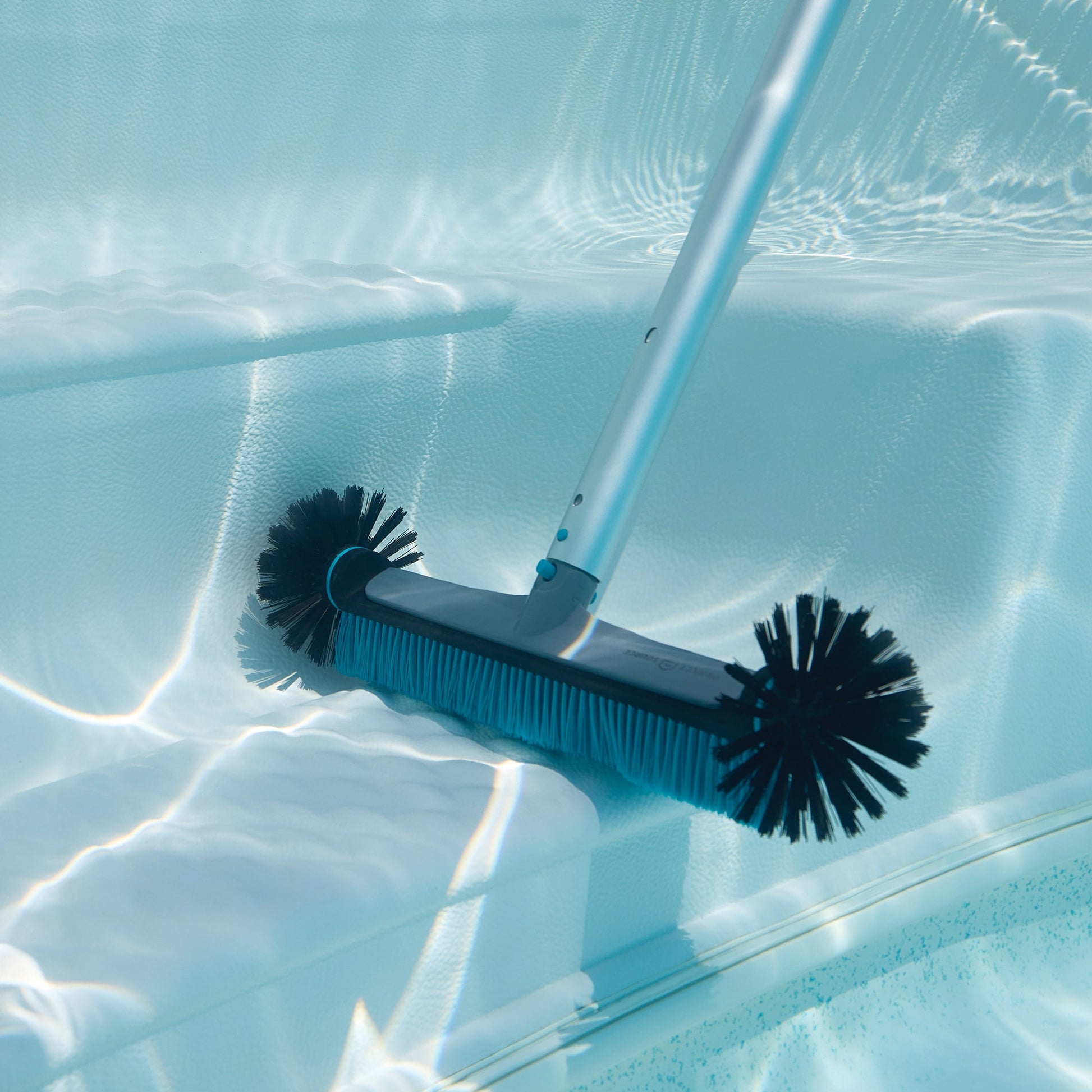 18-In Plastic Wall Brush Pool Brush Safe for Concrete Surfaces Safe for Vinyl Surfaces Safe for Plaster Surfaces