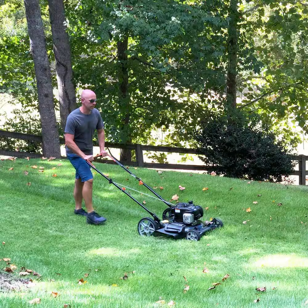 21 In. E450 Series Briggs & Stratton Gas Walk behind Push Mower with 2-In-1 Cutting System
