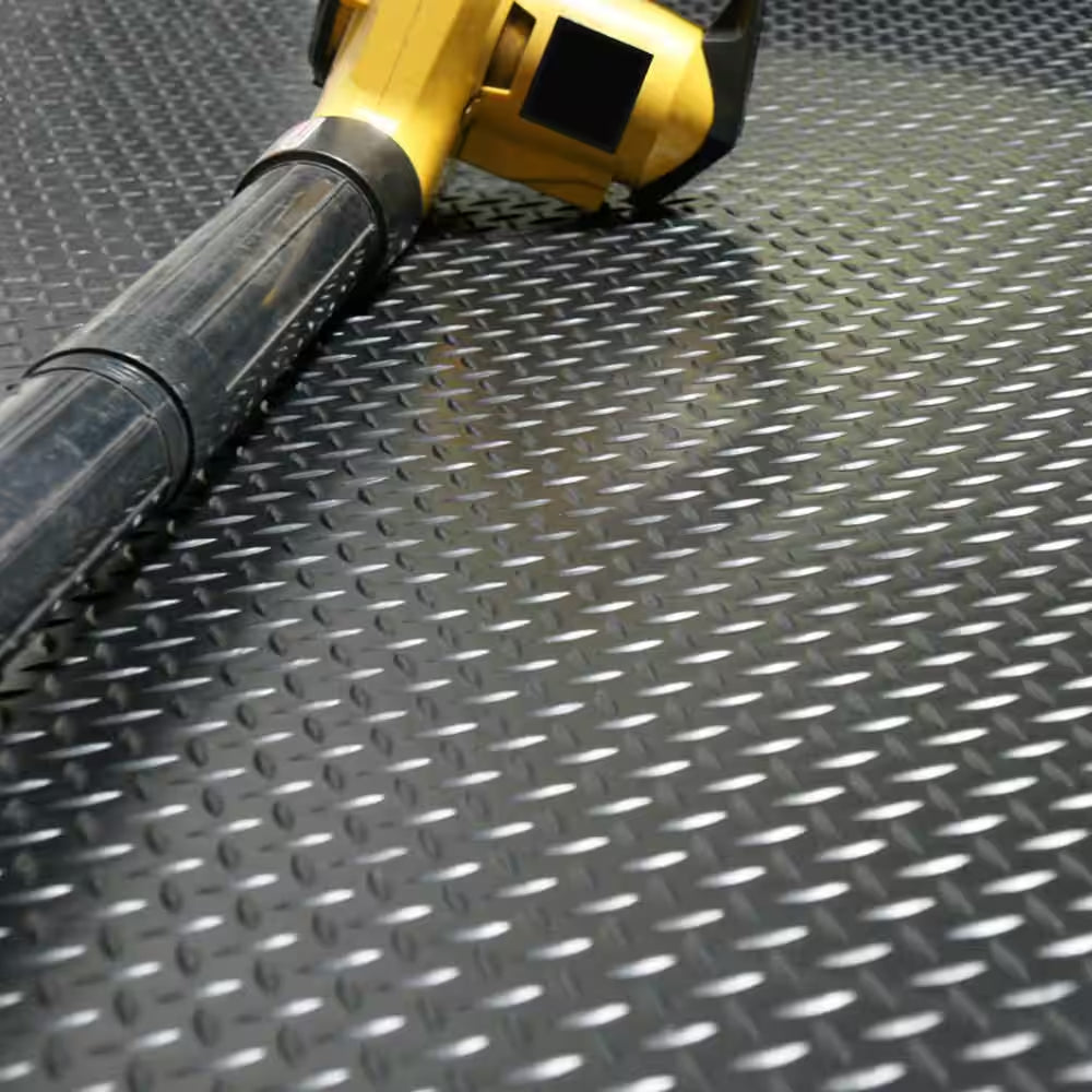 Diamond Plate 4 Ft. X 8 Ft. Black Rubber Flooring (32 Sq. Ft.)