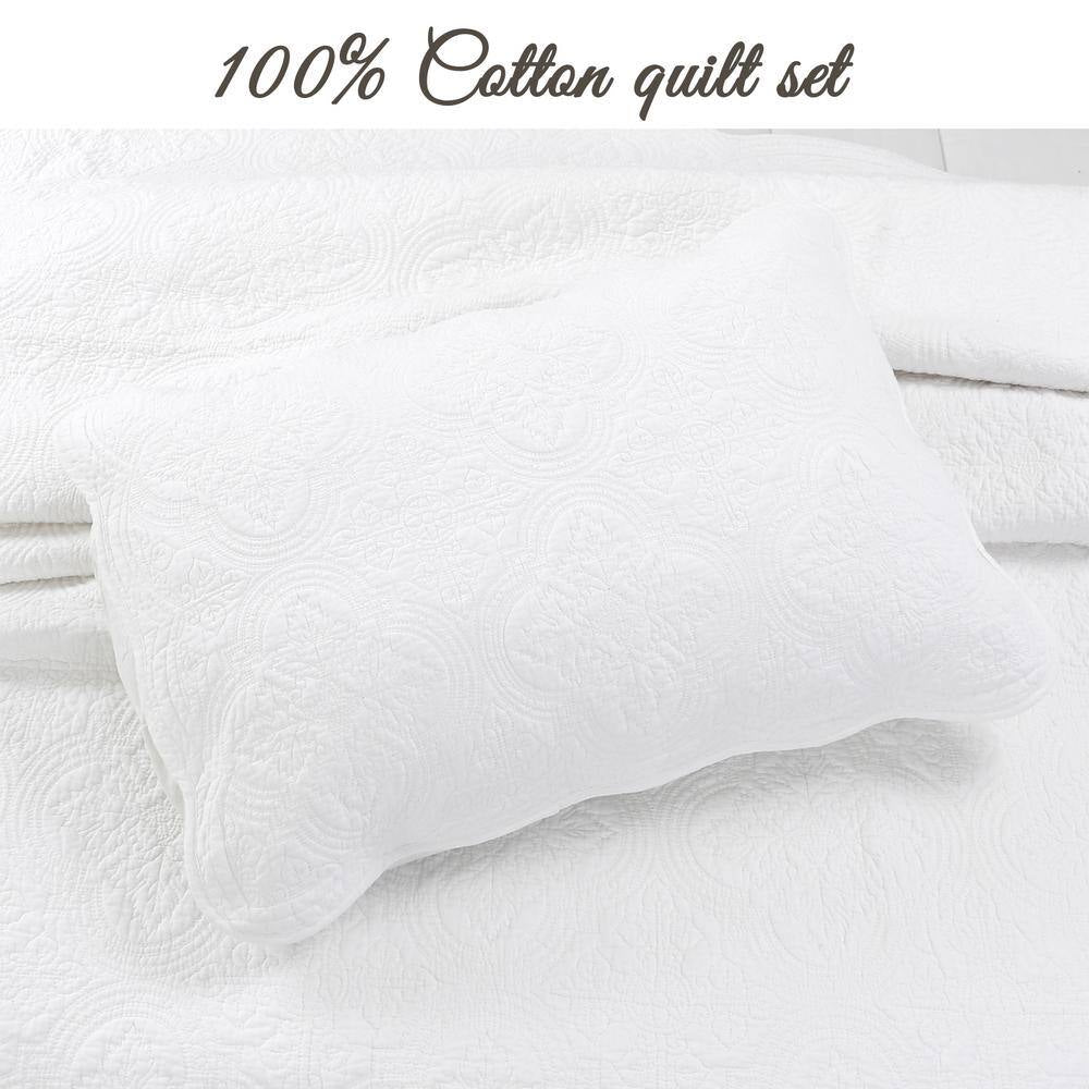 Oversized Victorian Medallion Matelasse Pure Solid 3-Piece White Scalloped Edge Cotton Large Queen Quilt Bedding Set