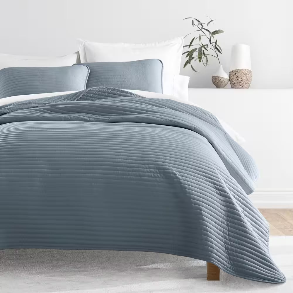 All Season 3-Pcs Dusk Blue Microfiber Twin/Twin XL Stripe Stitch Quilt Set with Shams