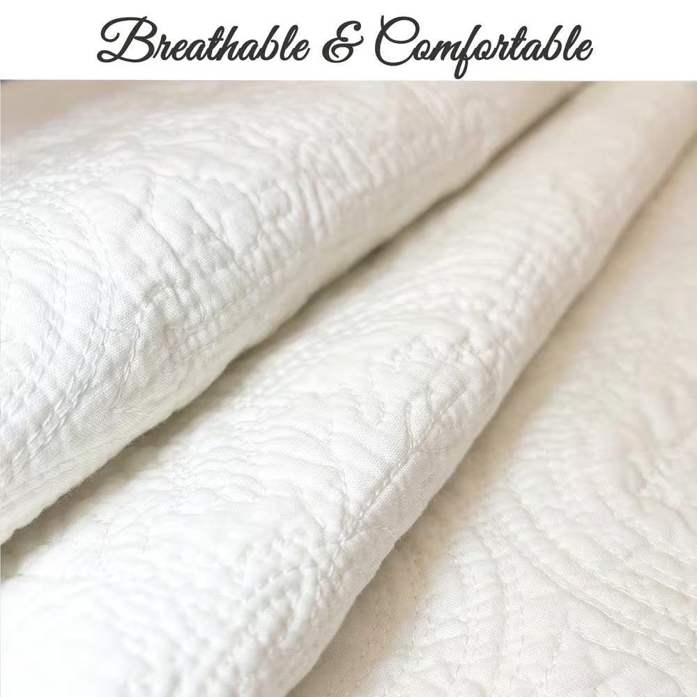 Oversized Victorian Medallion Matelasse Pure Solid 3-Piece Off-White Scalloped Edge Cotton Large King Quilt Bedding Set