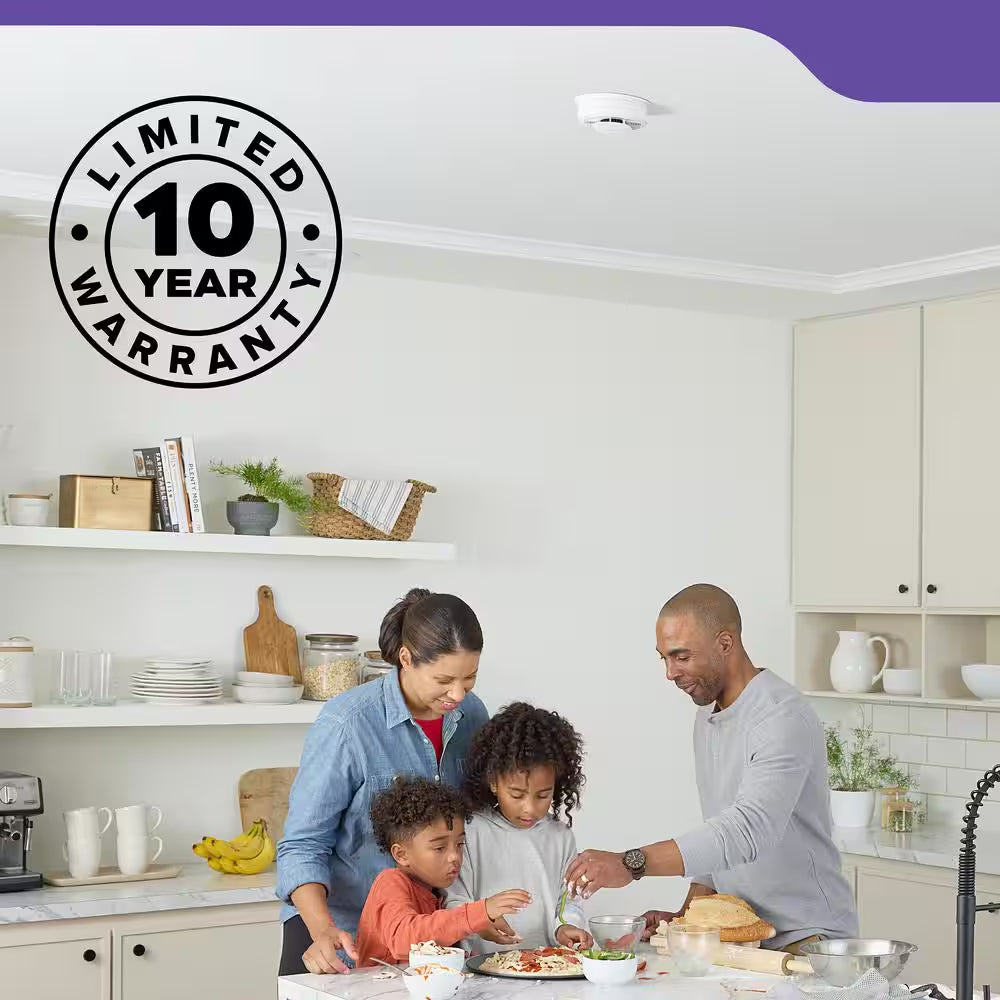 10-Year Battery and Hardwired Smoke and Carbon Monoxide Detector, Interconnectable and LED Warning Lights, 30CUA10