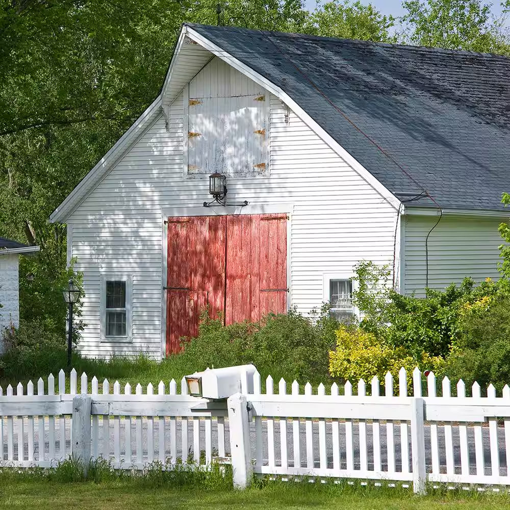 1 Gal. White Exterior Barn and Fence Paint